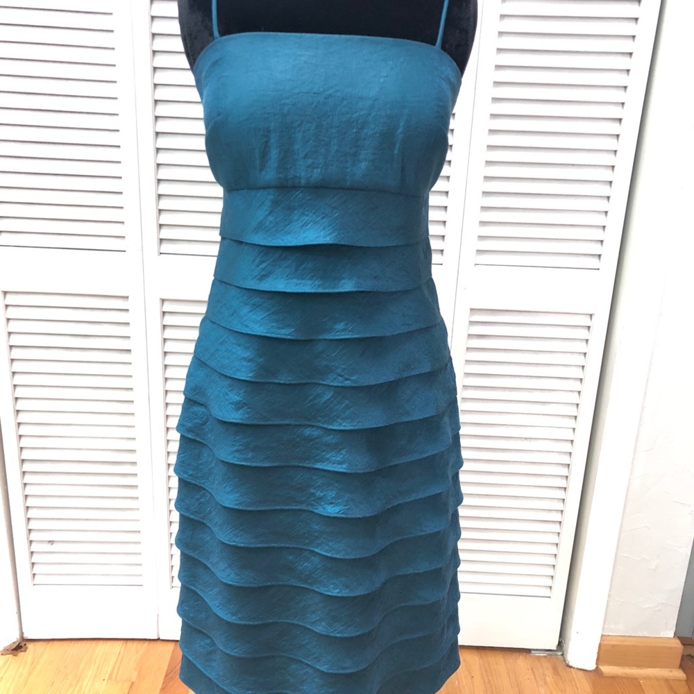 Beautiful Jessica Howard dress spaghetti straps